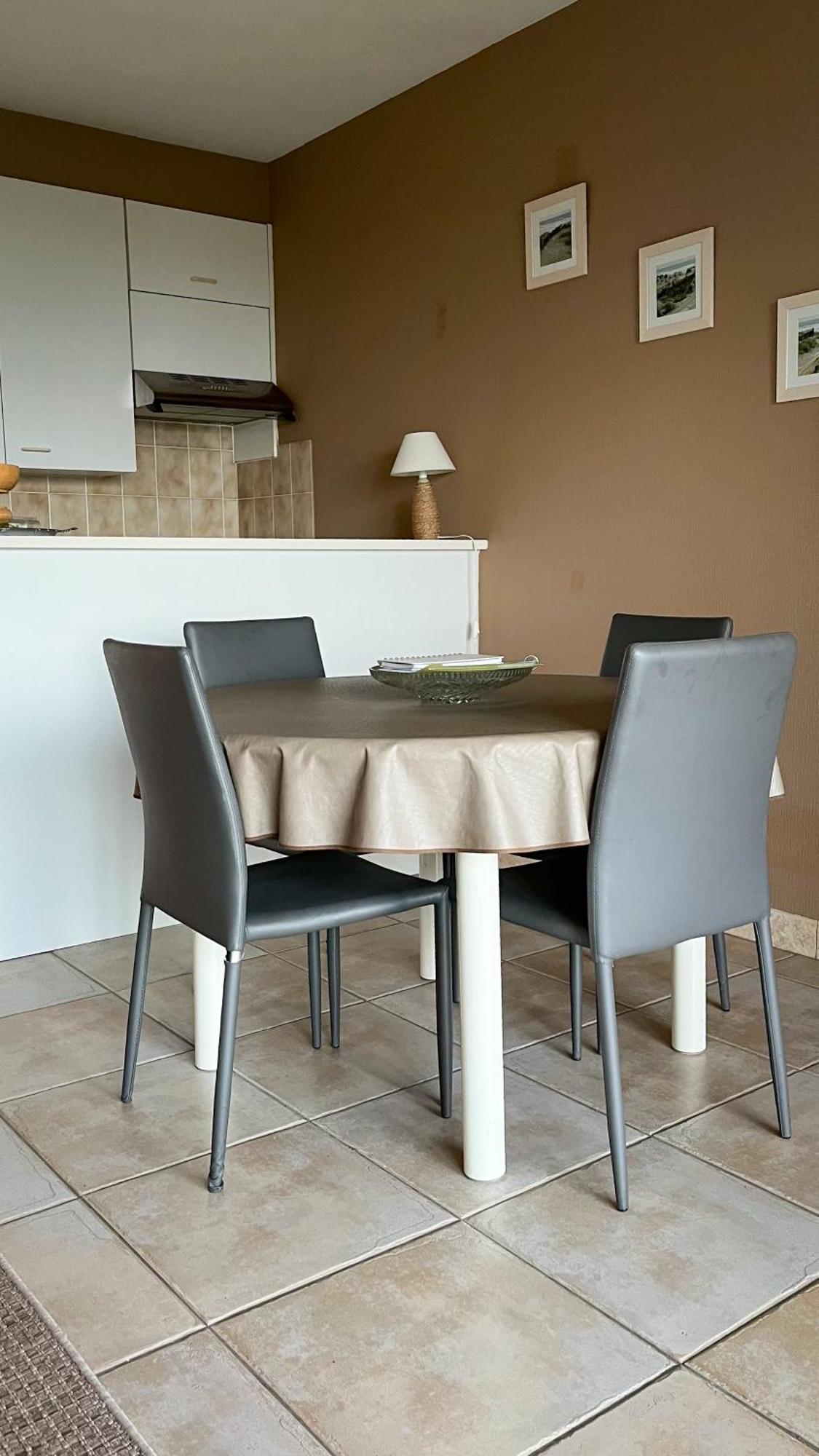 Superbe Studio Avec Une Magnifique Vue Sur La Mer. De Panne Exterior photo